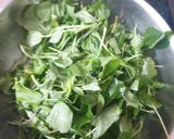 A picture of step 1 of Arai keerai kadayal.