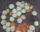 Foto langkah ke 4 dari resep Sayur Bening Oyong Soun Wortel.