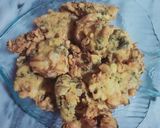 A picture of step 3 of Pyaz ke pakore.