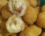 Foto langkah ke 8 dari resep Roti goreng no ulen lembut isi sosis wortel buncis anti gagal.