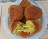 Foto del passaggio 5 della ricetta Polpette di pane raffermo e formaggi vari