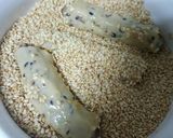 صورة لخطوة 10 من وصفة اصابع التمر بالسمسم طعم ولا ارروع 😋😋😋