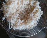 A picture of step 2 of Maggi Chinese bowl.