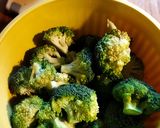 Une image de l'étape 1 de Brocoli à l'air fryer.
