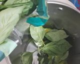 Foto del paso 1 de la receta Guacapesto con pipas de calabaza y hojas de zanahoria (Thermomix) 🥑