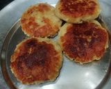 A picture of step 4 of Aloo Tikki Tawa Sandwich.