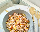 Foto del paso 6 de la receta: Ensalada de arroz tricolor con gambas y palitos de cangrejo