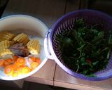 Foto langkah ke 1 dari resep Sayur bening bayam.