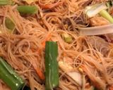 Foto langkah ke 8 dari resep Bihun Goreng Terasi.