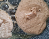 Foto del paso 1 de la receta: Tortitas de plátano, pera y avena, rellenas de kinder y castaña