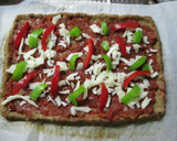 Foto del paso 8 de la receta: Pizza base de atún con pimientos morrones