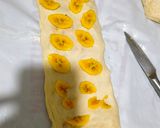 Foto langkah ke 7 dari resep Roti Soft Sourdough dengan Pisang.