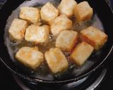 Hình bước làm 4 của món Đậu hũ chiên rơm - 90 ngàn 3 món Chay chanh sả :)