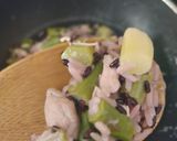 Foto del passaggio 3 della ricetta Riso nero mischiato con riso per insalate con asparagi e pollo 🤤