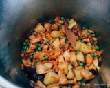 A picture of step 2 of રેસ્ટોરન્ટ સ્ટાઇલ રજવાડી વેજ ખીચડી.