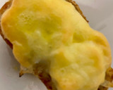 Foto del paso 4 de la receta: Tostadas al horno con cebolla fresca y mahonesa