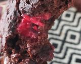 Une image de l'étape 5 de Moelleux chocolat framboise.