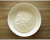 Zöldséges szalámis pizza recept fázis 1 fotója