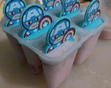 Foto langkah ke 4 dari resep Strawberry Popsicle.