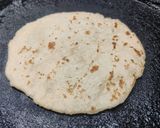 A picture of step 3 of Khichi roti.