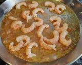 Foto del paso 4 de la receta: Arroz con sepia y langostino estilo a Banda
