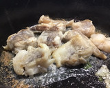 Foto del paso 2 de la receta: Suquet de rape a los ajos tostados con ñoras