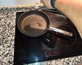 Foto del paso 2 de la receta Revuelto de huevos, patatas con pechugas