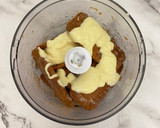 Foto del paso 5 de la receta: Vasitos de queso con chocolate blanco y crocante de lotus
