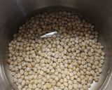 A picture of step 1 of Chickpea Stew (Cocido) with Chicken Broth.