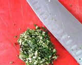 Foto del paso 13 de la receta: Pechuga de pollo al horno con romero y picada de ajos, perejil
