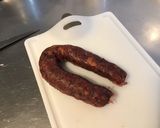 Une image de l'étape 1 de Chorizo noir au vin rouge et oignons caramélisés.