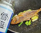 香煎雪塩黑尾冬（雪塩の黒鰭魚ステーキ）的食譜步驟5照片