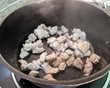 Foto del paso 1 de la receta: Quirera de milho com carne de porco, em panela de ferro (a la Chilena 🇨🇱)