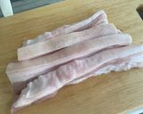 รูปขั้นตอนการทำที่ 1 ของ ผัดพริกแกงหมูกรอบ (หมูกรอบจากหม้อทอดไร้น้ำมัน)