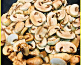 Foto del paso 2 de la receta: Montadito de queso brie y champiñones