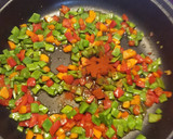 Foto del paso 3 de la receta: Arroz con pollo costillar y bajocas(judías)