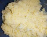 A picture of step 1 of Potato cheese balls.