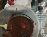 Foto del paso 2 de la receta: Frutillas bañadas en chocolate