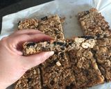 A picture of step 3 of Oatmeal’s granola bars.
