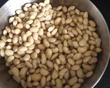 A picture of step 1 of Apple banana soya shake.
