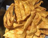 A picture of step 3 of Chora Fari Fafra (savoury snack).