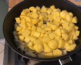 Une image de l'étape 6 de Pommes de terre sautées tomates, oignons et marinade.