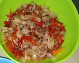Foto langkah ke 5 dari resep Tumis cumi asin.