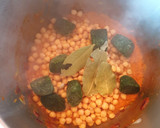 Foto del paso 5 de la receta: Potaje del mar con garbanzos y espinacas