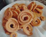 A picture of step 4 of #FM#W3#Khasta Chakli without rice flour.