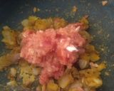 A picture of step 2 of Simla mirch dahi masala.
