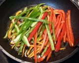 Foto del paso 5 de la receta Tallarines de verduras con gambas en su salsa