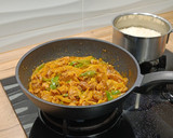 Foto del paso 6 de la receta: Pavo tikka masala con arroz y edamame