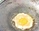 Foto langkah ke 1 dari resep Telur ceplok kecap.