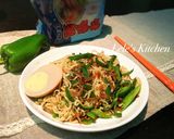 小魚乾炒海鮮泡麵的食譜步驟6照片